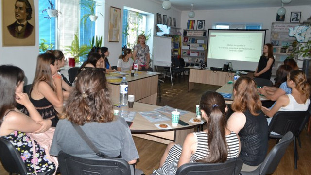Tinere femei și fete din Cimișlia, susținute pentru a se integra mai ușor pe piața muncii