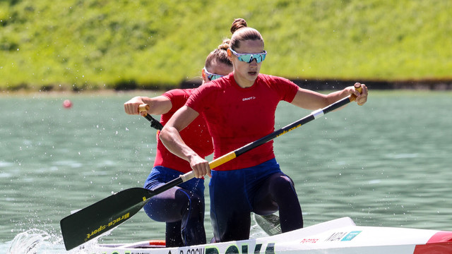 Maia Sandu felicită tinerii canotori care au revenit cu medalii de la Campionatul Mondial de caiac-canoe
