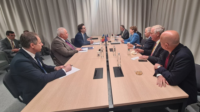 Summitul NATO de la Vilnius | Nicu Popescu a avut întrevederi cu mai multe oficialități prezente la întrunire. „Am discutat despre securitatea regională și modalitățile de fortificare a capacităților de apărare a țării noastre”