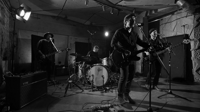 Formația Snails lansează o piesă nouă. „Este rezultatul intenției noastre de a combina Blues, Rock-&-Roll și motivele locale”
