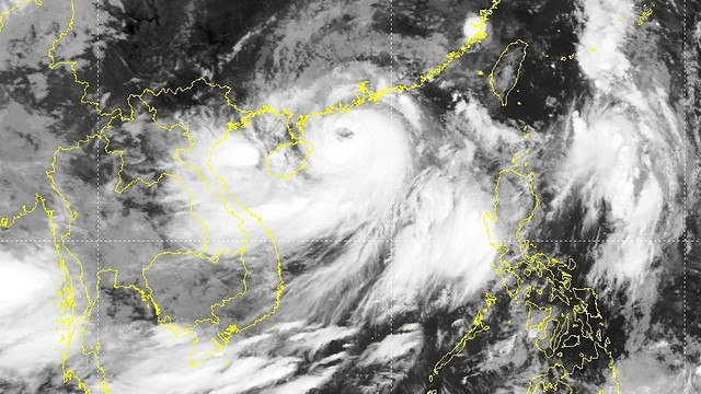 Zeci de mii de persoane au fost evacuate în sudul Chinei și Vietnam din cauza unui ciclon/ Zeci de zboruri anulate