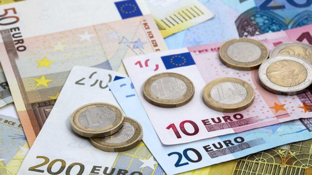 Dolarul și euro, în continuă scădere. Cursul valutar oficial stabilit de către BNM