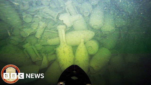 O epavă romană, plină cu sute de amfore, a fost descoperită în Italia. Nava a fost găsită pe fundul mării cu ajutorul unui robot