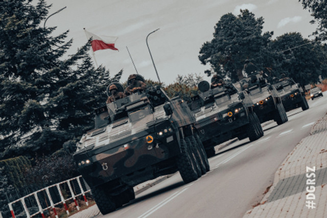 Pregătiri pentru amenințarea din Belarus: Comandanții polonezi au trimis la graniță și lunetiști ai Brigăzii 12 Mecanizate