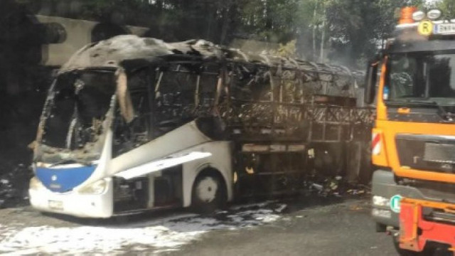 Un autocar cu 60 de persoane la bord, cetățeni moldoveni și români, care se întorcea din Spania, a ars pe o autostradă din Austria. Ce spune MAEIE