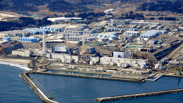 Japonia va începe de joi să deverseze în mare 1 milion de tone de apă radioactivă de la Fukushima. Reacție furioasă de la Beijing