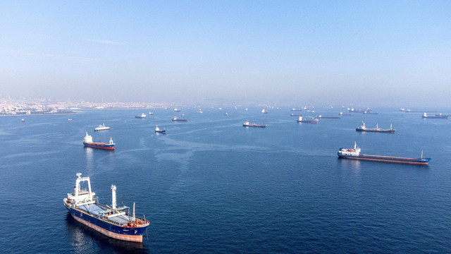 Ucraina a deschis în Marea Neagră coridoare de transport pentru nave comerciale  