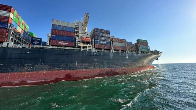 O navă de containere a plecat din portul ucrainean Odesa blocat de Rusia, anunță Kievul