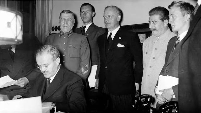 84 de ani de la încheierea pactului Ribbentrop-Molotov, care a dus la ocuparea Basarabiei de către URSS