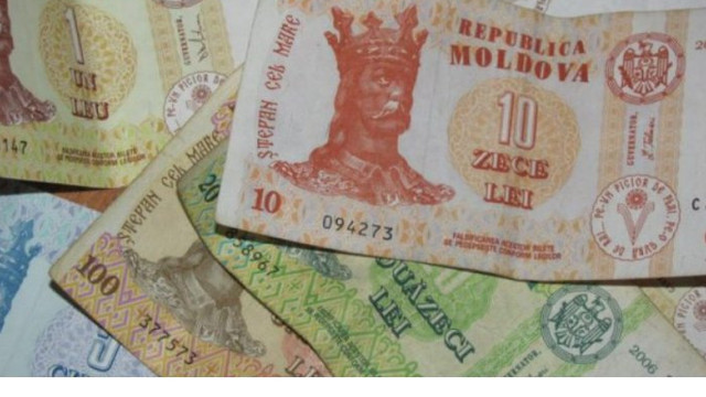 Leul se apreciază față de euro și dolar