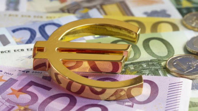 Euro se scumpește în weekend