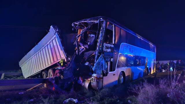 Precizările MAEIE despre accidentul de la Brăila, cu implicarea unui autocar cu turiști din R. Moldova. Care este starea victimelor
