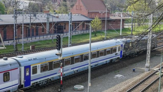 Polonia investighează un atac asupra sistemului de comunicații feroviare: 20 de trenuri afectate; Imnul Rusiei și un discurs al lui Putin, difuzate în timpul atacului