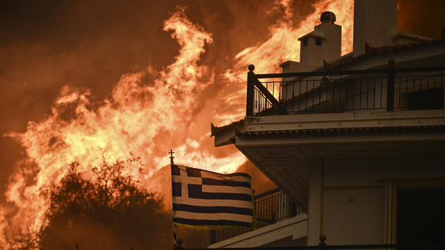 Grecia se luptă pentru a zecea zi cu cel mai dramatic incendiu din Europa din această vară