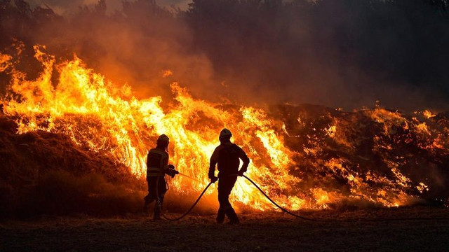 Grecia se confruntă cu cel mai mare incendiu înregistrat vreodată în UE