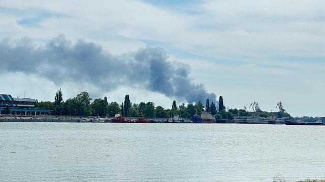 Rusia a atacat din nou porturile Reni și Ismail. Exploziile s-au auzit din România