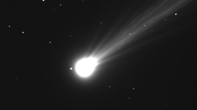 Cometa Nishimura, recent descoperită, va trece în curând pe lângă Pământ: „Ultima dată când a trecut pe lângă Soare a fost în jurul anului 1590”