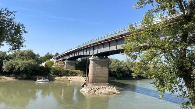 Au fost finalizate lucrările de reparație a podului peste Prut Leușeni-Albița