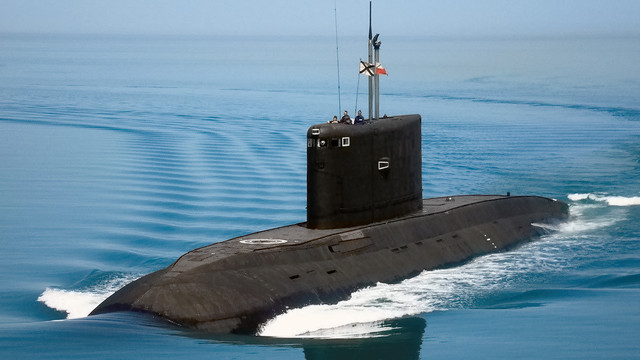 Un mare submarin rusesc și o navă de debarcare ar fi fost lovite în Sevastopol. Submarinul teroriza Ucraina cu rachete Kalibr lansate din Marea Neagră