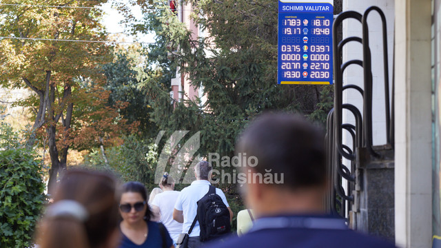 Euro se scumpește