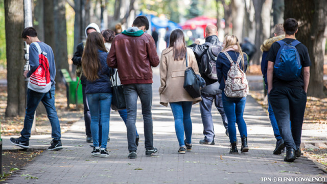 STUDIU | Inactivitatea economică afectează două treimi din tineretul Republicii Moldova
