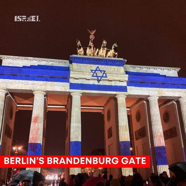 FOTO | Solidaritate cu Israel. Mai multe clădiri din întreaga lume au fost luminate în culorile drapelului israelian