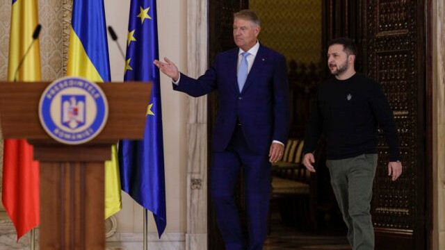 Guvernele român și ucrainean să rezolve fără întârziere problema distincției artificiale dintre limba română și „limba moldovenească”, au decis președinții Iohannis și Zelenski
