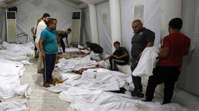 Sute de morți după ce o rachetă a lovit un spital din Gaza. Hamas acuză Israelul de atac, israelienii dau vina pe Jihadul Islamic


