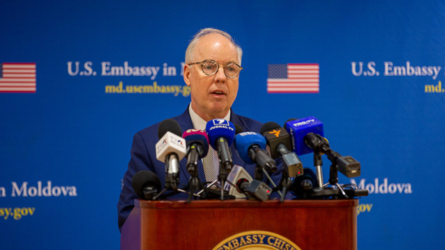 Ambasadorul SUA la Chișinău, Kent D. Logsdon: „Educația financiară trebuie să înceapă destul de devreme”