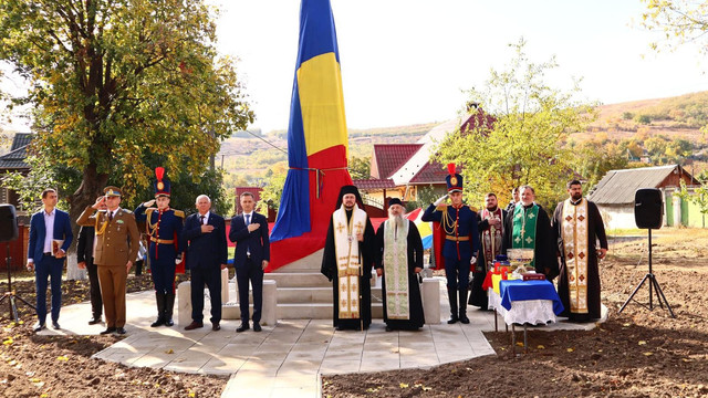 Monumentul Eroilor Români din satul Văsieni, raionul Ialoveni, a fost reconstruit și sfințit