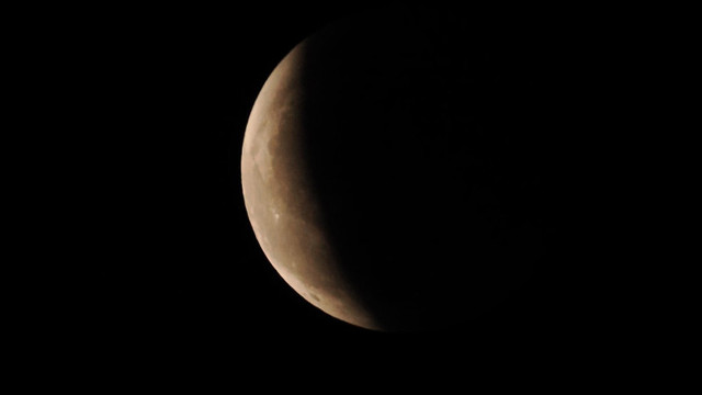 Eclipsă parțială de Lună în noaptea de sâmbătă spre duminică. Fenomenul astronomic va fi vizibil din România
