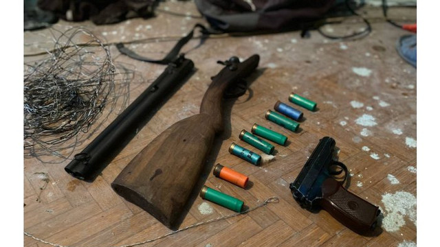 În nouă luni ale anului, polițiștii au depistat arme deținute ilegal la un număr de 242 de persoane