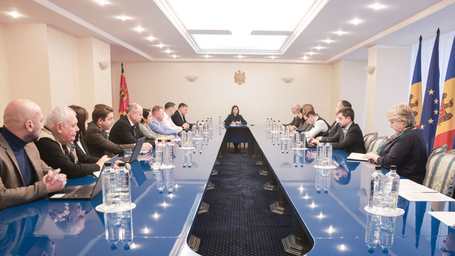 Maia Sandu a consultat proiectul Strategiei Securității Naționale cu reprezentanții societății civile și ai misiunilor diplomatice
