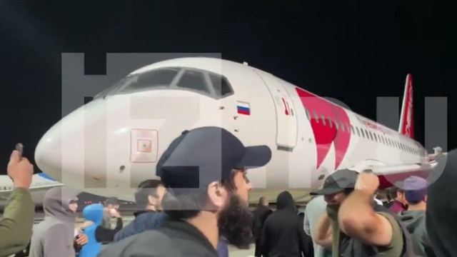 Rusia: Un zbor din Tel Aviv, luat cu asalt de sute de localnici musulmani din Daghestan / Ciocniri cu forțele de ordine / Reacția Israelului
