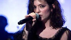 Fonograful de vineri | Tânăra cantautoare din Noua Zeelandă cu numele de scenă Lorde