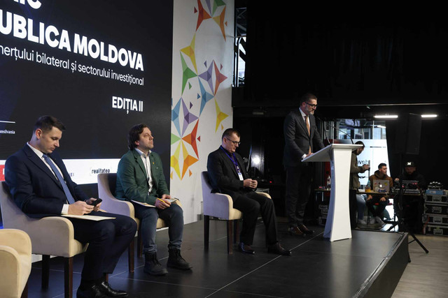 Peste 200 de reprezentanți ai mediului de afaceri și oficiali de pe ambele maluri ale Prutului participă astăzi, la Chișinău, la cea de-a doua ediție a Forumului Economic România - R. Moldova