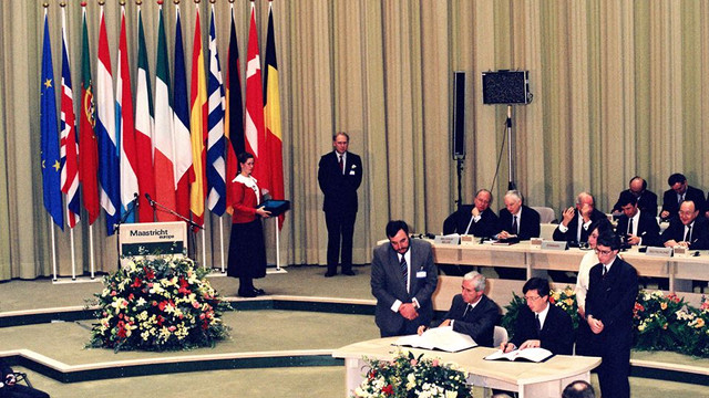 Se împlinesc 30 de ani de la intrarea în vigoare a Tratatului de la Maastricht, actul fondator al Uniunii Europene
