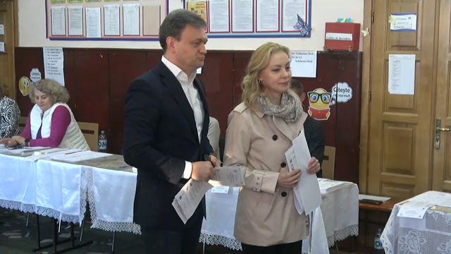 LIVE | Exercitarea votului de către prim-ministrul Republicii Moldova, Dorin Recean
