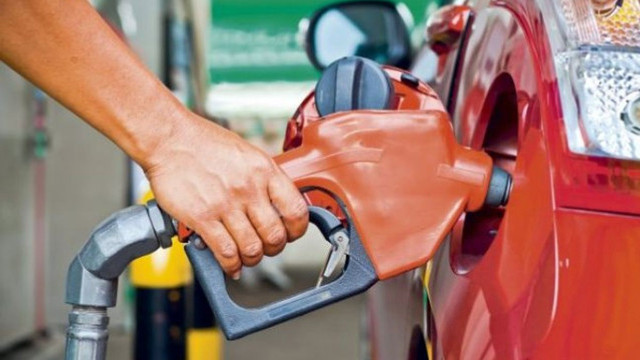 Carburanții continuă să se ieftinească