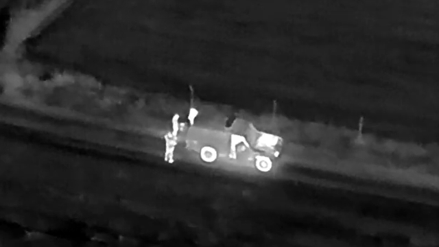 VIDEO | Doi cetățeni străini au fost surprinși de dronele de observare, în timp ce au trecut ilegal frontiera Republicii Moldova