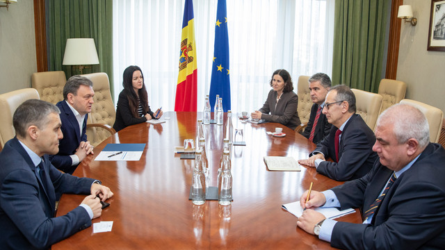 Premierul Dorin Recean a discutat cu oficialii BERD prioritățile de cooperare