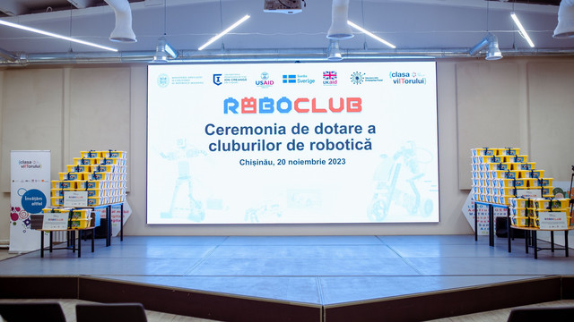 „Clasa Viitorului”: peste 60 de mii de elevi vor beneficia de echipamente noi de robotică, grație finanțării USAID