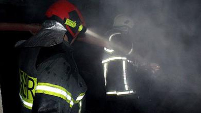 Incendiu la Durlești. Patru echipaje de pompieri au intervenit pentru a stinge focul izbucnit la o casă de locuit