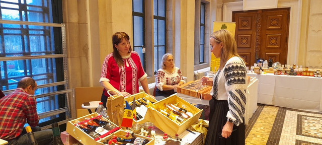 FOTO | Bazar Diplomatic la Bruxelles. Rafinamentul, creativitatea și unicitatea reprezentând România și Republica Moldova au surprins oaspeții prezenți la eveniment