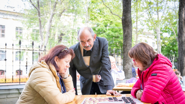 Zece raioane din Republica Moldova vor desfășura inițiative locale de promovare a îmbătrânirii active și sănătoase pentru persoanele vârstnice