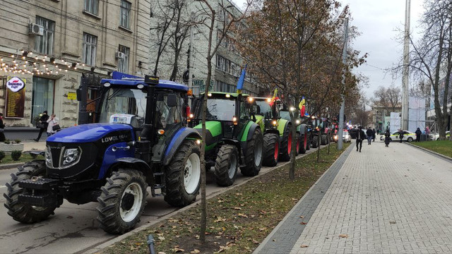 Agricultorii au reluat protestele în centrul capitalei, organizând un marș cu tehnica agricolă pe Bulevardul Ștefan cel Mare, dar și în jurul clădirii Guvernului. Daniel Vodă: Autoritățile vor căuta soluții / VIDEO