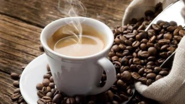 Bloomberg: Iubitorii de cafea vor fi afectați de scăderea recoltei din Vietnam, cel mai mare crescător global de cafea robusta