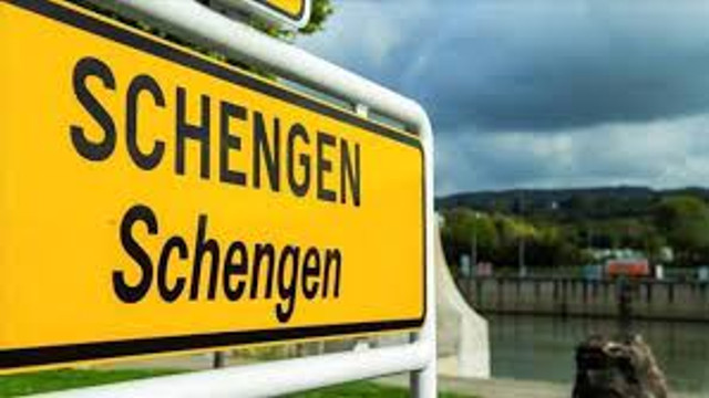 Austria anunță oficial că vrea să permită intrarea României în Schengen cu aeroporturile. Condițiile guvernului de la Viena