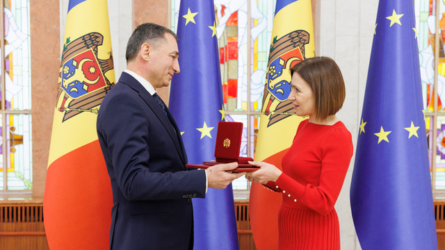 Maia Sandu l-a decorat cu „Ordinul de Onoare” pe ambasadorul Azerbaidjanului la Chișinău, Gudsi Osmanov