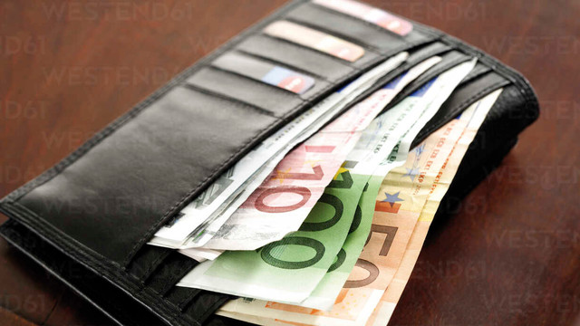O îngrijitoare originară din R. Moldova a găsit un portofel cu bani și acte pe o stradă din Padova. L-a predat posesorului, iar recompensa a donat-o unei asociații umanitare
